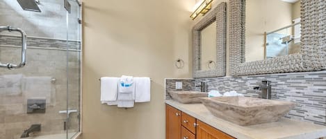 House, Multiple Beds (Whispering Palms) | Bathroom | Free toiletries, towels, soap, toilet paper