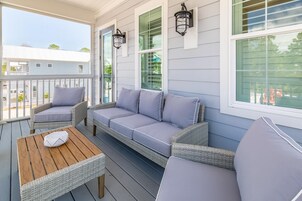 House, Multiple Beds (The GRAYTest 30A Beach House) | Property grounds