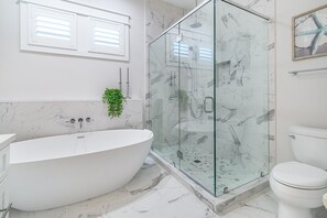 House, Multiple Beds (The GRAYTest 30A Beach House) | Bathroom | Free toiletries, towels, soap, toilet paper