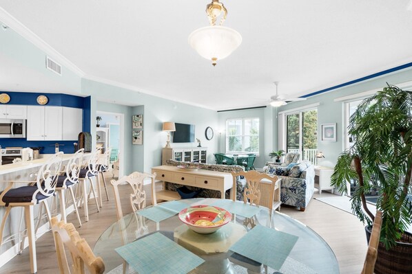Condo, Multiple Beds (Inn at Blue Mountain 223- Fun in the ) | Dining - Inn at Blue Mountain 223- Fun in the Sun (Santa Rosa Beach)