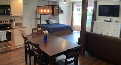 Findley Lake Cozy Cottage