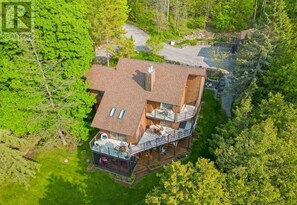 Exterior - Relax and Rejuvinate at the cottage. Get some forest therapy. (Bridgenorth)