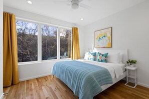 Desk, iron/ironing board, WiFi, bed sheets