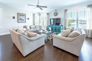 House, Multiple Beds (Chalet Mer) | Living area