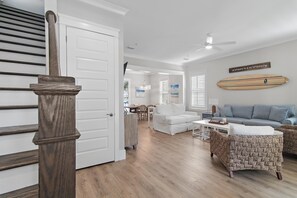 House, Multiple Beds (Blue Mountain RNR) | Living area