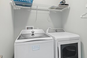 House, Multiple Beds (Blue Mountain RNR) | Interior