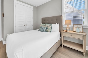 House, Multiple Beds (Beachful Bliss)