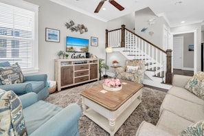 House, Multiple Beds (Beachful Bliss) | Living area