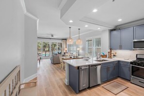 公寓客房, 多張床 (Adagio F205) | 私人廚房 | 烤箱、烤麵包機