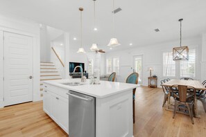 Huis, Meerdere bedden (Town of Prominence- Jetty's Hidden Je) | Dineren