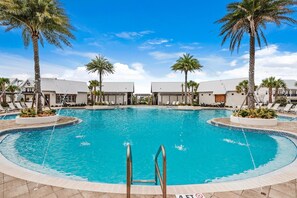 Casa geminada, várias camas (Town of Prominence 326B- Seaside Para) | Piscina | Piscina externa