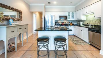 Condo, Multiple Beds (The Blue Lagoon) | Private kitchen | Oven, toaster