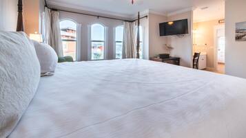 Condo, varias camas (The Blue Lagoon) | 3 habitaciones y wifi