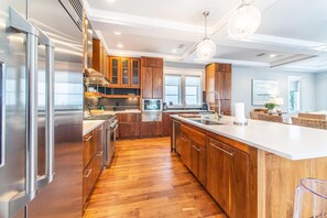 House, Multiple Beds (The Atticus) | Private kitchen