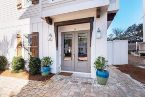House, Multiple Beds (Aqua Blue) | Exterior detail