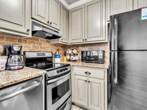 Condo, 1 Queen Bed with Sofa bed (Inlet Sands 206- Inlet Dreams) | Private kitchen