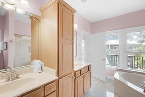 Ferienhaus, Mehrere Betten (Bella Vita) | Badezimmer