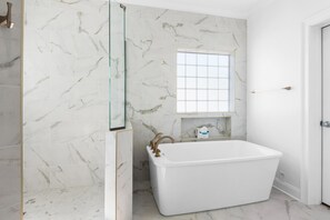 House, Multiple Beds (Legacy 505- Pearl by the Sea) | Bathroom | Free toiletries, towels, soap, toilet paper - Legacy 505- Pearl by the Sea (Santa Rosa Beach)