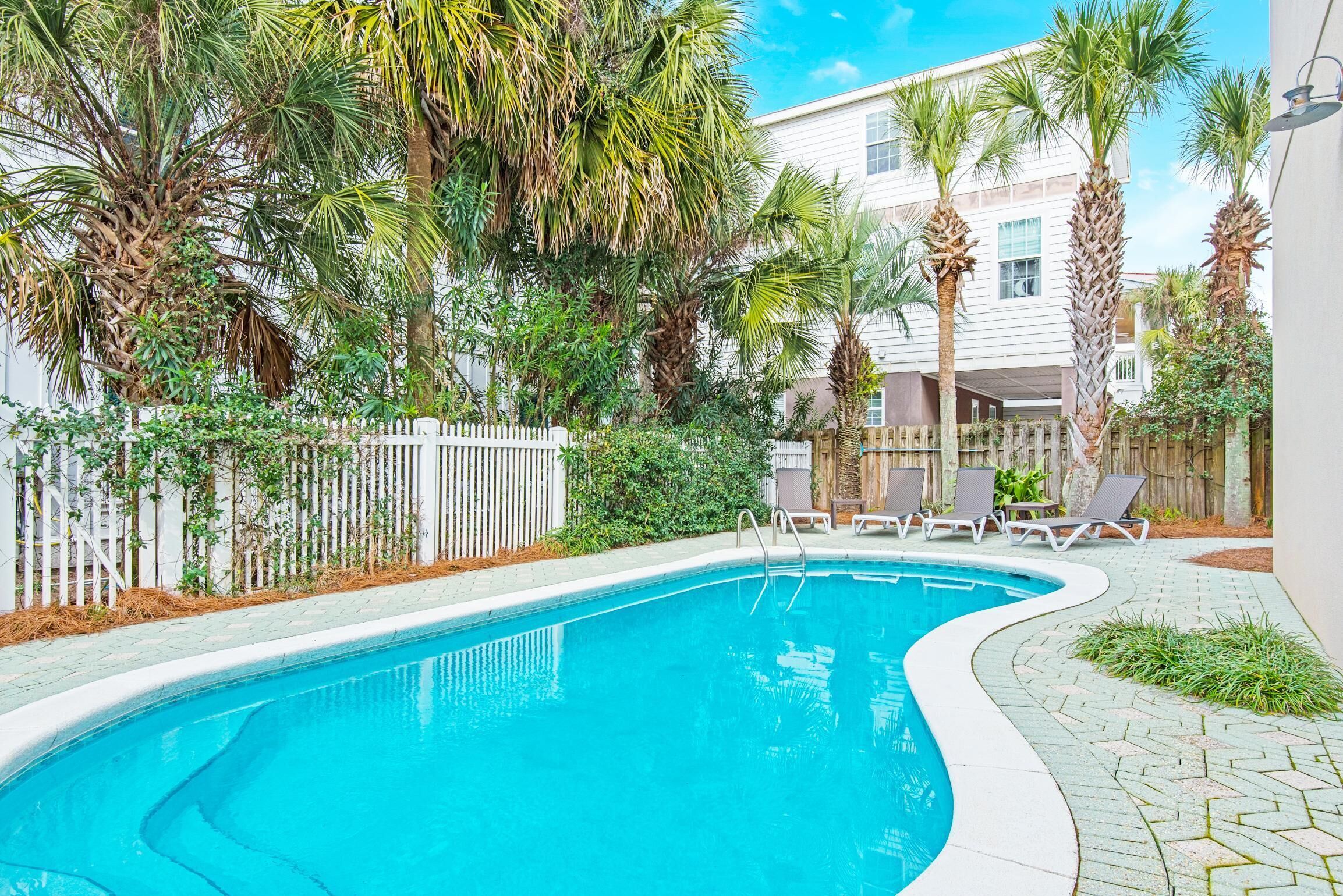 House, Multiple Beds (Kiwi Grove) | Pool | Outdoor pool, a heated pool