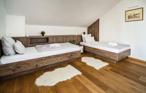 3 quartos, cofres nos quartos, berço de viagem, Wi-Fi de cortesia
