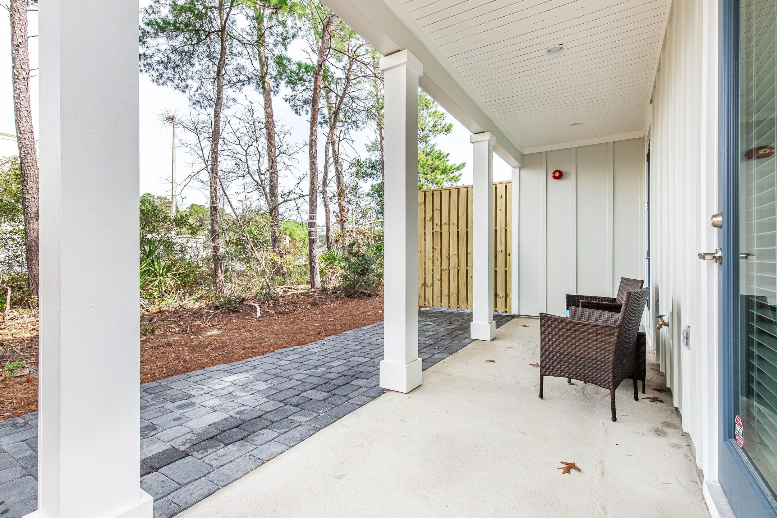 Talo, useita sänkyjä (Inn to the Mystic) | Terassi/patio