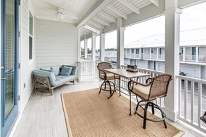 House, Multiple Beds (Inn to the Mystic) | Property grounds