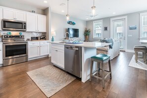 Hus - flera sängar (Inn to the Mystic) | Eget kök | Ugn och brödrost