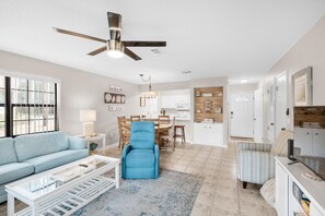 Living area - Cassine Gardens 272- Captain's Cove (Santa Rosa Beach)