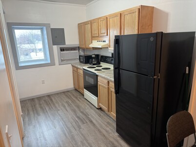 Quaint & Quiet 2 bed 1 bath 