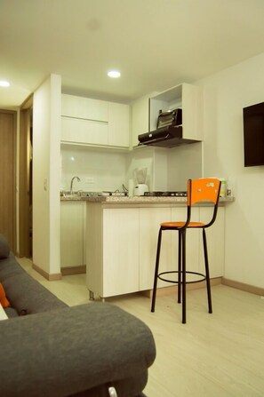 Classic Double Room | Desk, free WiFi - Cozy and modern brand-new loft (Bogotá)