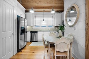 House, Multiple Beds (Bramble Cottage) | Dining - Bramble Cottage (Santa Rosa Beach)