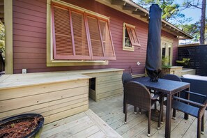 Outdoor dining - Bramble Cottage (Santa Rosa Beach)