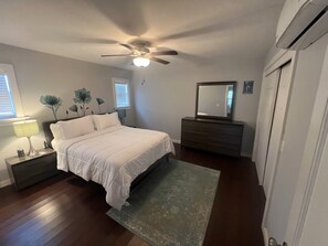 3 bedrooms, free WiFi, bed sheets - Siren's Song is a beautiful waterfront home in the community of Whale Point (Upper Bogue)