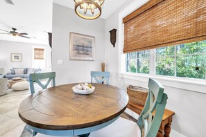 Maison, Plusieurs lits (Blue Sky Bungalow 156) | Restauration