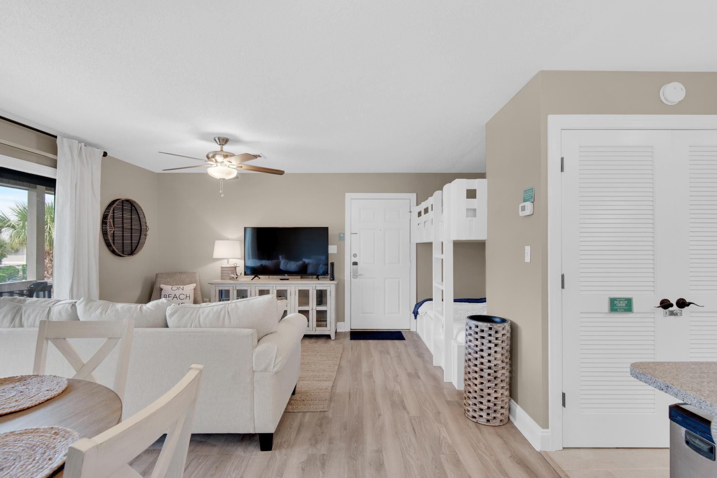Condo, 1 cama King e sofá-cama (Beachwood Villas 6D- Beach Time Oasis) | 1 quarto, Wi-Fi