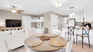 公寓客房, 1 張特大雙人床和 1 張沙發床 (Beachwood Villas 6D- Beach Time Oasis) | 住宿內部