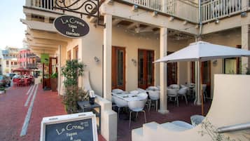 Condo, 1 King Bed with Sofa bed (Beachwood Villas 6D- Beach Time Oasis) | Outdoor dining