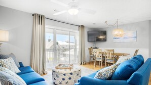 콘도, 침대(여러 개) (Beachside Villas 732- Southbound Sere) | 거실 공간 | TV