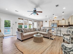 Hus, flere senger (Aweigh From Home) | Oppholdsområde | TV