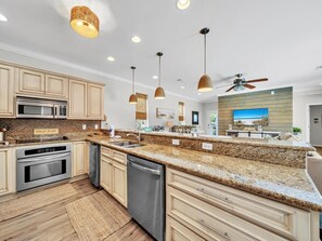House, Multiple Beds (Aweigh From Home) | Private kitchen | Oven, toaster