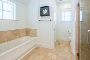 Maison, plusieurs lits (Anchors Up) | Salle de bain