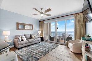 公寓客房, 1 張加大雙人床和 1 張沙發床 (Ariel Dunes I 2305) | 起居區 | 電視