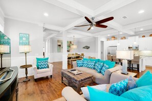Living area - Little Bear's Haven (Santa Rosa Beach)