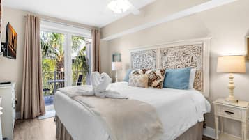 Kondominium, 1 Tempat Tidur King dengan tempat tidur Sofa (Pilot House 506) | 1 kamar tidur dan Wi-Fi