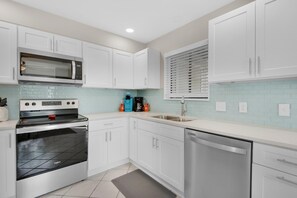 獨棟房屋, 多張床 (Gulf Winds East #35) | 私人廚房 | �烤箱、烤麵包機