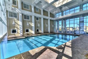 Condo, 1 King Bed with Sofa bed (Majestic Sun 609B) | Pool