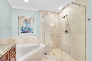 Condo, Multiple Beds (Emerald Grande W728) | Bathroom | Free toiletries, towels, soap, toilet paper - Emerald Grande W728 (Destin)