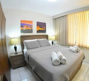 Deluxe eenpersoonskamer | Een bureau, gratis wifi, beddengoed