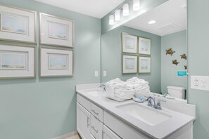 Appart'hĂŽtel, plusieurs lits (Calypso 3-807) | Salle de bain