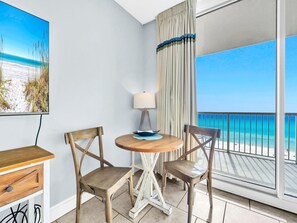 Apartamento, 1 cama de matrimonio grande con sofá cama (Majestic Beach Towers 1-2314) | Restauración
